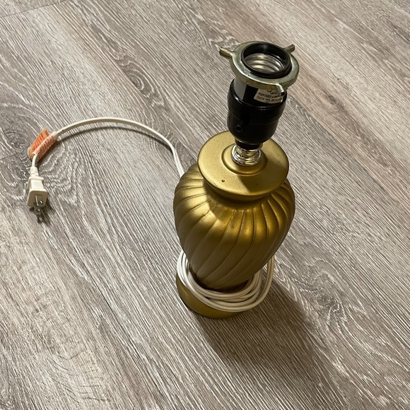 Miniature Lamp, minus the bulb and shade cover!! - Picture 3 of 9